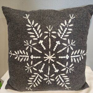 Vintage PIER 1 Winter Christmas Pillow Embroidered Beads Sequins Snowflake 14"